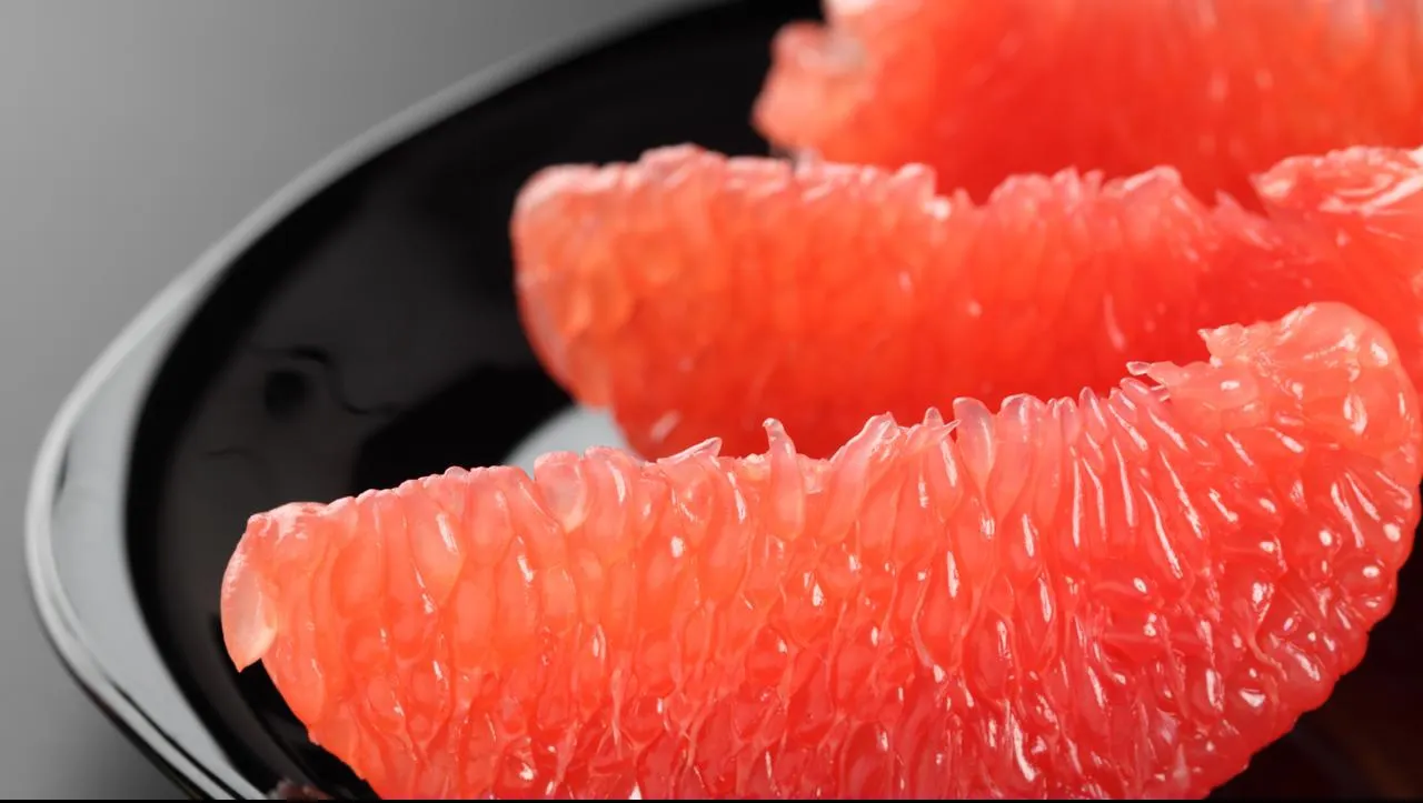 Patru motive să mănânci grapefruit în fiecare zi