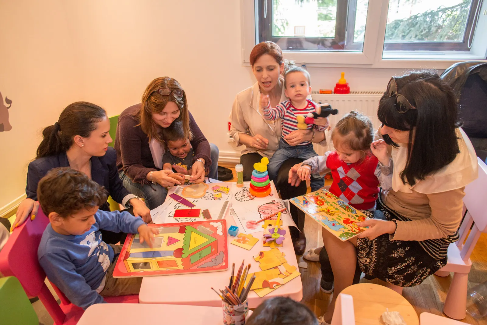 Copiii cu autism pot beneficia de terapie gratuită 