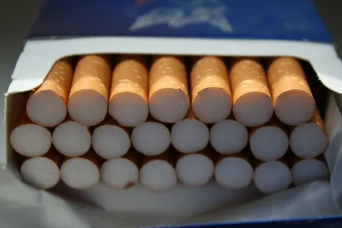 Nouă lovitură pentru fumători. Cum va arăta pachetul de ţigări