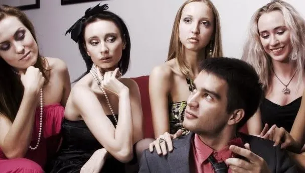 Ce se întâmplă în corpul tău când ai aventuri de-o noapte şi schimbi foarte des partenerii sexuali