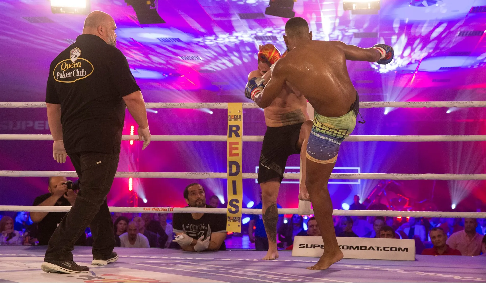 Spetcu a făcut meciul serii la Superkombat Bucureşti. Brazilianul Almeida, noul campion mondial