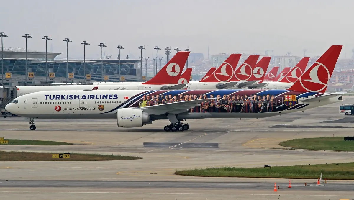 Ameninţare falsă cu bombă într-un avion Turkish Airlines. Cei 134 de pasagerii, evacuaţi