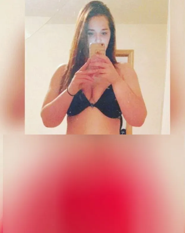 Are un chip angelic, dar de la brâu în jos şochează. Tânăra a arătat că e totul adevărat -FOTO&VIDEO