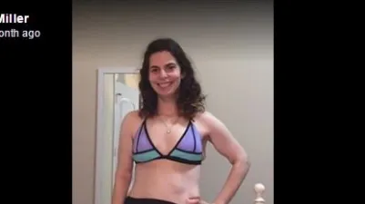 Poartă pentru prima dată un costum de baie, la 21 de ani. Motivul? Îți dau lacrimile 
