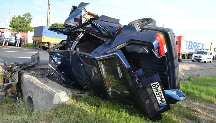 Accident cumplit la Buzău. Șase persoane au fost rănite după ce șoferul a vrut să evite un câine