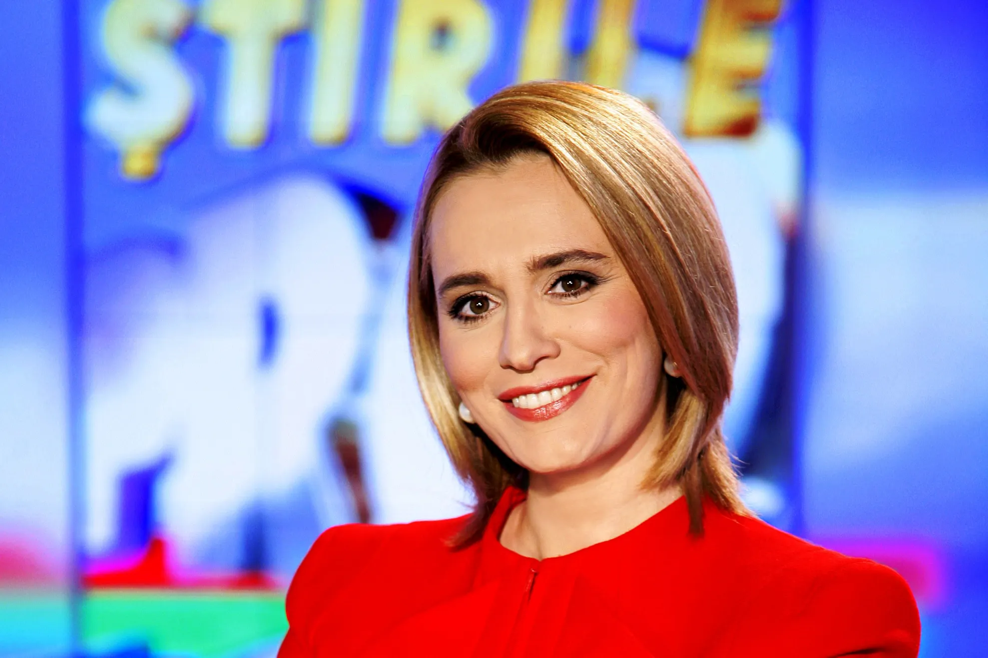 Meciul România-Elveţia o scoate pe Andreea Esca de la ştirile de la ora 19
