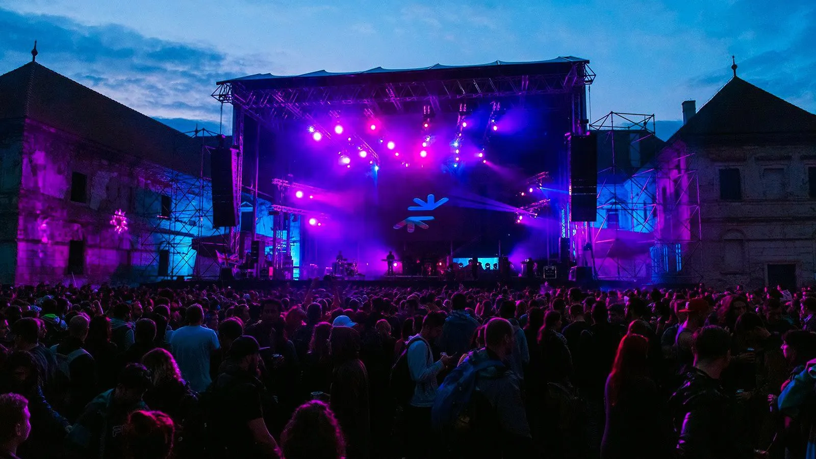 Electric Castle 2016. Sute de tineri vor călători cu un tren muzical plin de DJ-i cunoscuţi