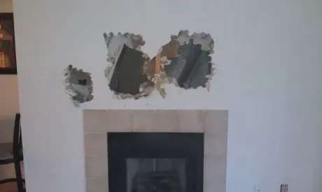 A auzit zgomote ciudate din perete. A spart zidul şi a rămas îngrozit de ce a găsit