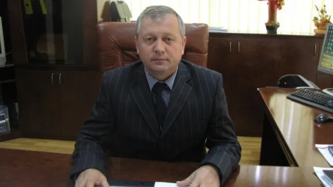 Şeful Casei de Pensii Bihor, arestat preventiv. Ar fi primit mită 8.400 de euro, pizza și whisky