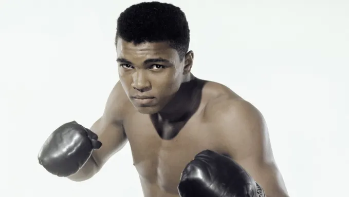 Hip-Hop-ul american este în doliu: Jay Z, Eminem şi Nas îşi amintesc de Muhammad Ali