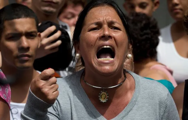 Proteste în Venezuela: Sute de oameni strigă "Vrem mâncare!" în faţa palatului prezidenţial