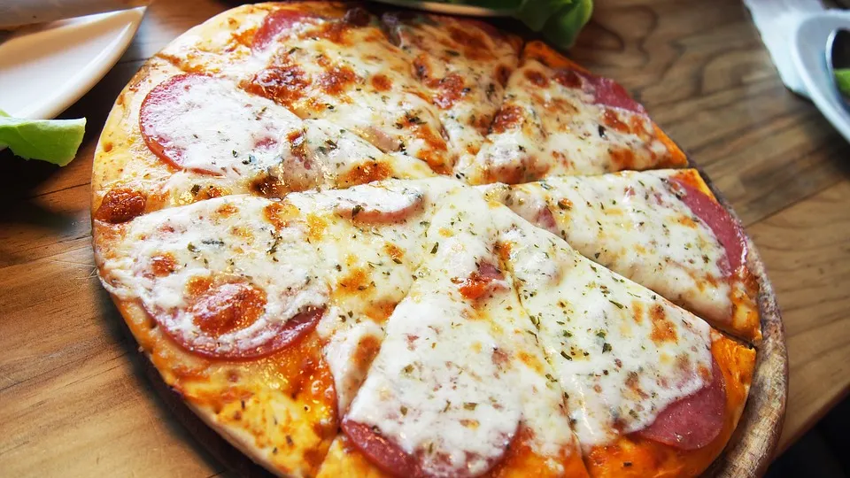 REŢETĂ BLAT PIZZA. Cum se prepară blatul de pizza perfect!