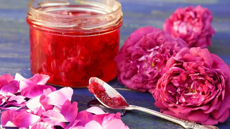 REŢETĂ DULCEAŢĂ de TRANDAFIRI. Gustul şi parfumul ei sunt incredibile!