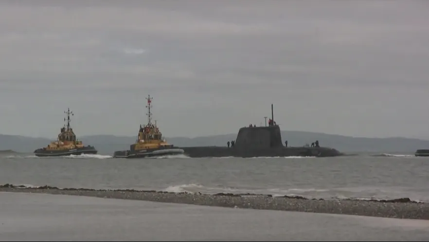 Incident în Mediterană. Un submarin nuclear, lovit de un cargo