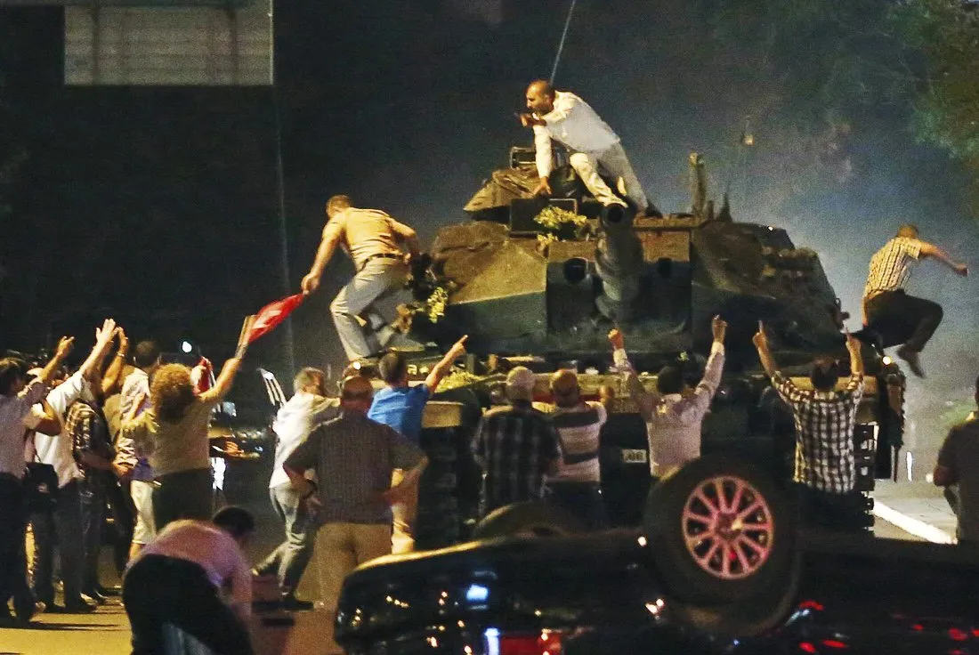 Bilanţul morţilor de la Ankara, în urma tentativei de lovitură de stat, a crescut la 90