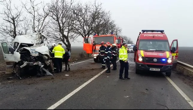 Plan roşu de intervenţie în Sălaj. 15 persoane au fost rănite într-un accident foarte grav