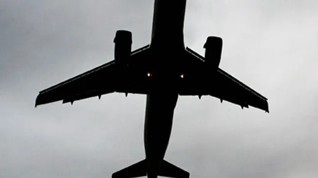 Avion în flăcări, imediat după decolare