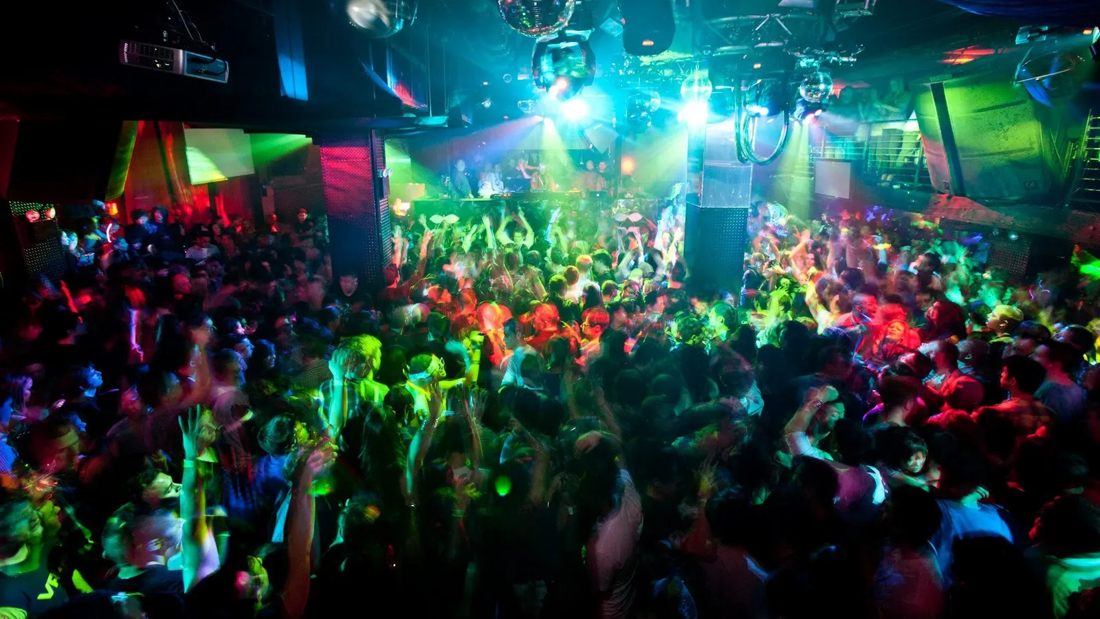 Ce să NU porţi niciodată într-un club