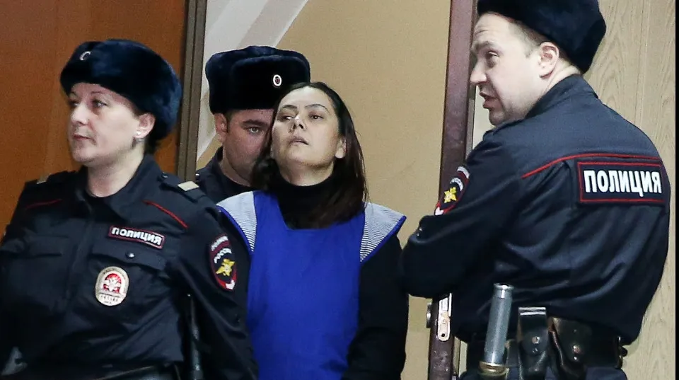 Lovitură de teatru în cazul bonei care a decapitat un copil la Moscova