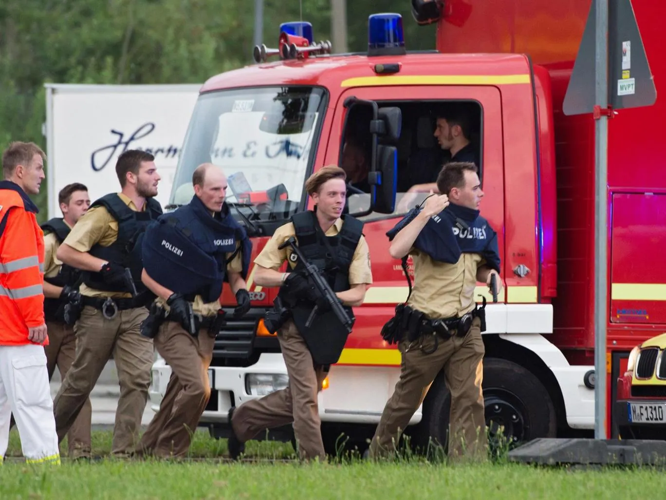 Susţinătorii ISIS sărbătoresc pe reţelele sociale. Poliţia din Munchen nu confirmă atac islamist