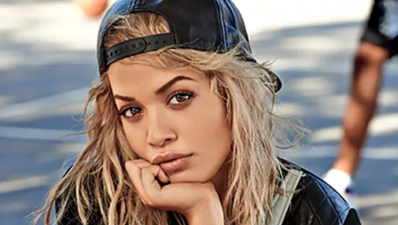 Cântăreaţa Rita Ora a fost spitalizată, după ce a leşinat