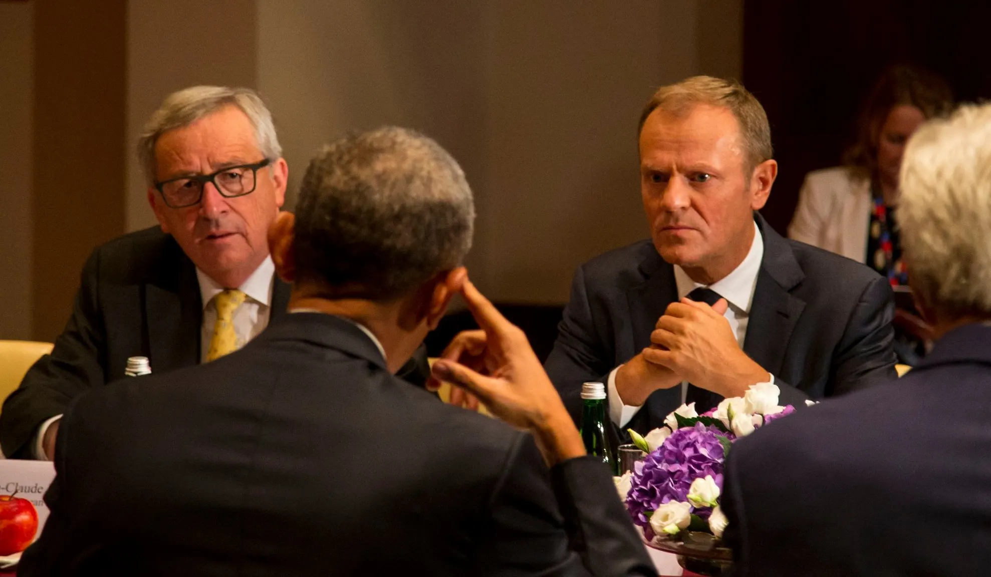 GALERIE FOTO. Summit-ul NATO de la Varşovia. Obama şi Tusk, imaginea care face înconjurul lumii