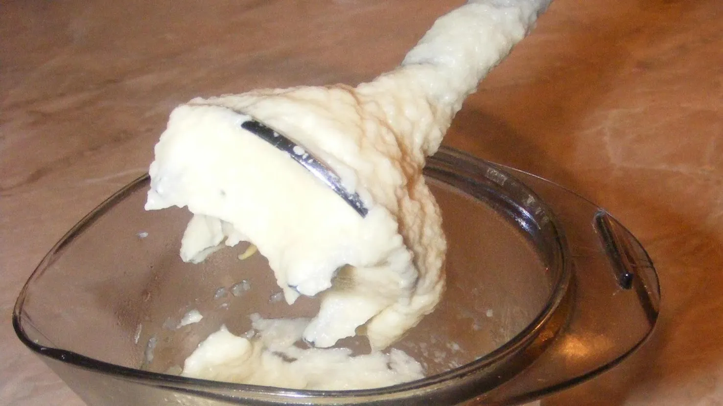 Nu vei mai cumpăra niciodată acest aliment din comerţ când o să afli cât de uşor se prepară în casă