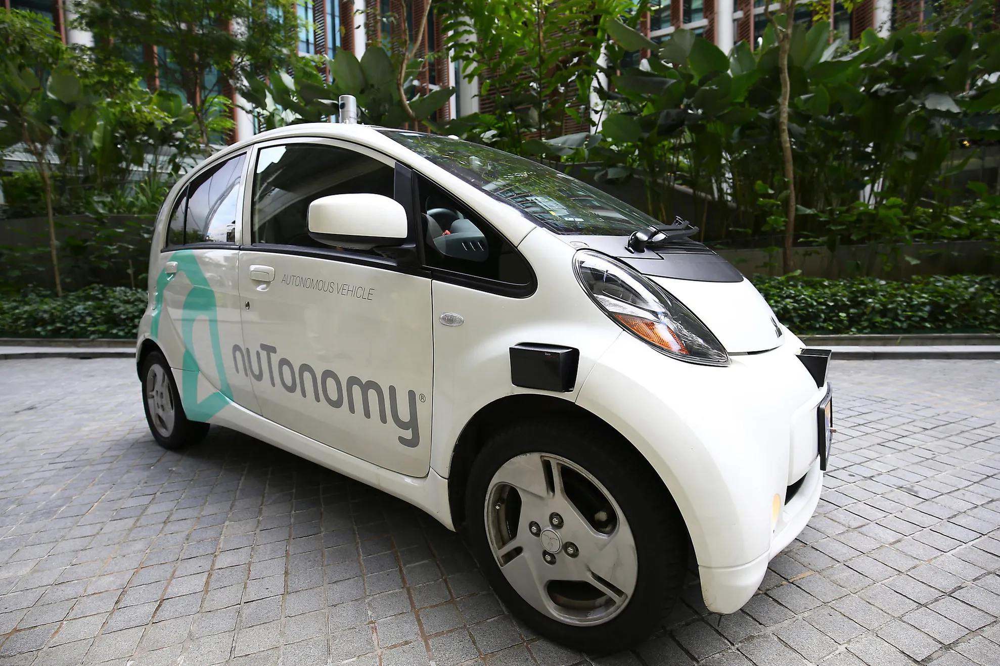 Primul serviciu de taxiuri fără șofer, lansat în Singapore