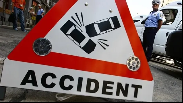 Accident grav în Mehedinţi, între două tiruri. Două persoane, rănite
