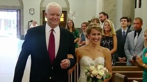 DRAMATIC. O mireasă a fost condusă la altar de bărbatul care a primit inima tatălui ei