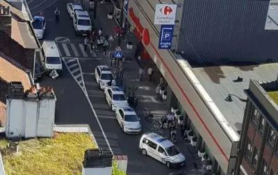 Atac cu maceta în Bruxelles: o femeie, împuşcată de poliţişti. A încercat să omoare 3 persoane