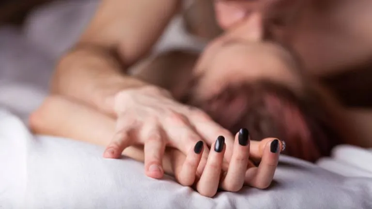 De ce rămân încleştaţi bărbatul şi femeia când fac sex