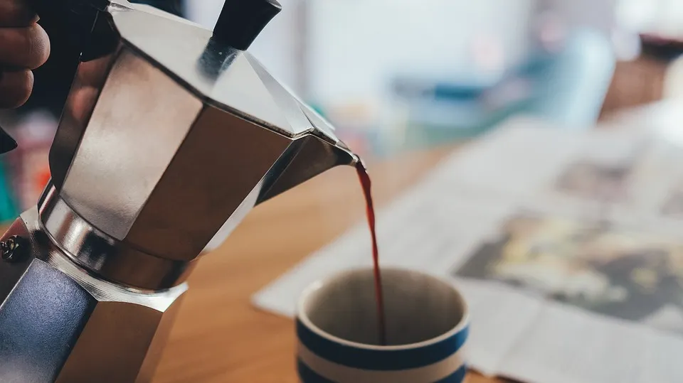 Obişnuia să bea 15 ceşti de cafea pe zi. Când a renunţat, ceva incredibil s-a petrecut!
