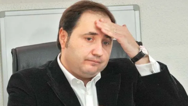 Deputatul Cristian Rizea în casa primarului din Zimnicea pentru a putea lua în plasament un bebeluş 