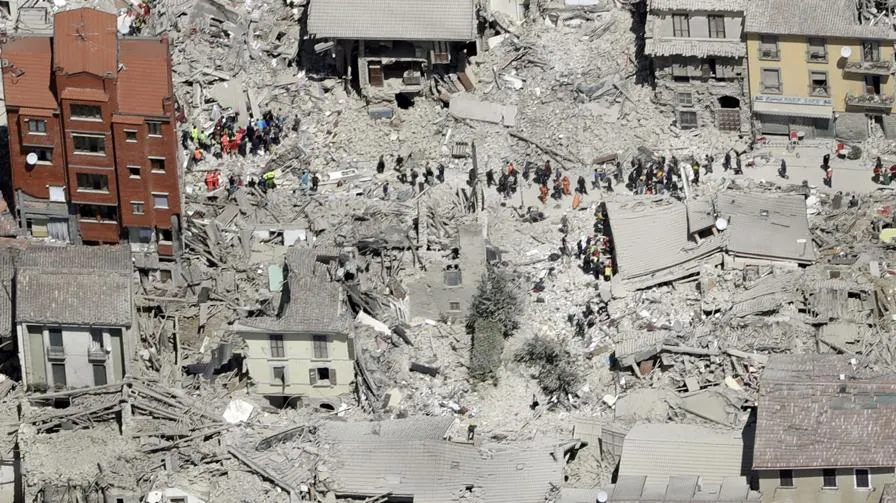 Italian mort în cutremurul din Amatrice, îngropat din greşeală în România. "Au încurcat sicriele"