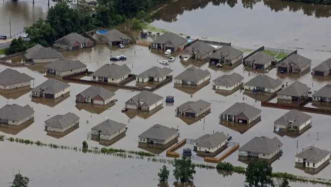Inundaţii catastrofale în Louisiana: 20.000 de persoane, blocate de ape, 5 morţi
