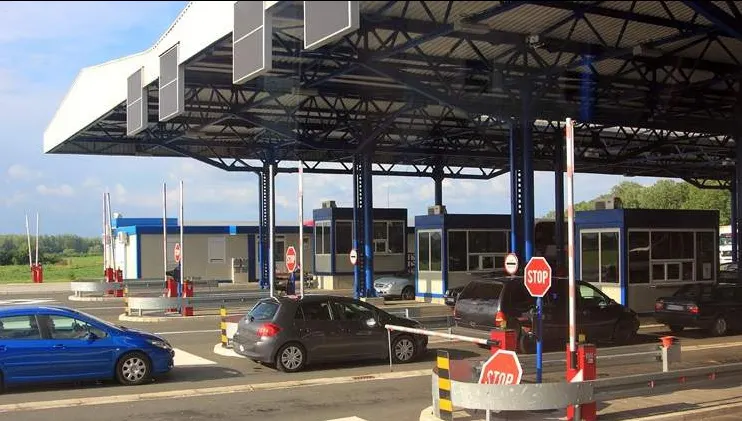 24 migranți cu cetățenie turcă, opriți la frontiera de sud-vest