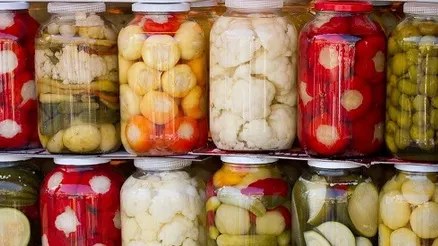 Pune la murat orice legumă! Ce să faci şi ce să nu faci când pui muraturi