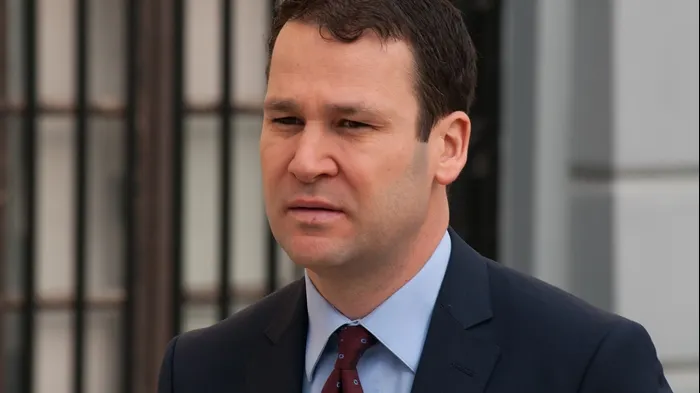 Robert Negoiţă, audiat la Parchetul General, în dosarul ce priveşte teza sa de doctorat