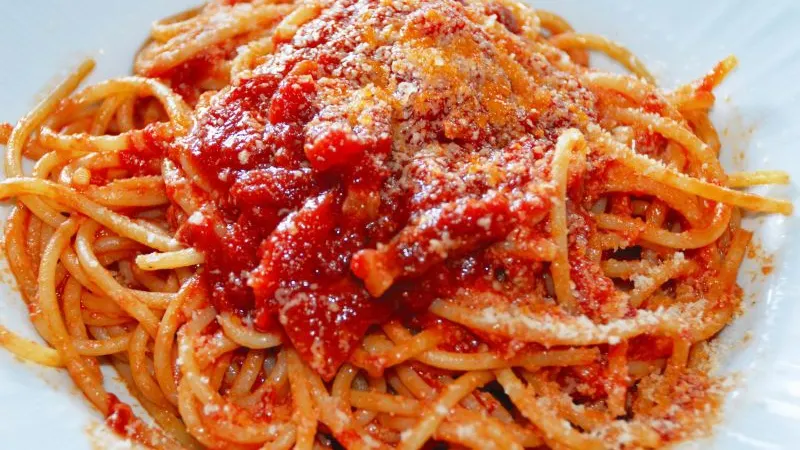 Spaghetti vândute în scopuri caritabile