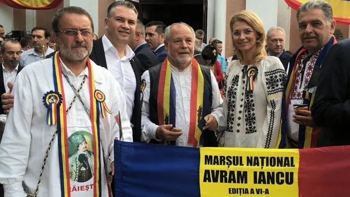 Mii de moţi la serbările de la Ţebea. Gorghiu şi Blaga au fost huiduiţi