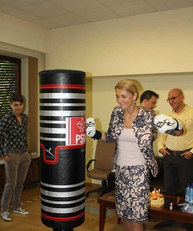 Alina Gorghiu cere demisia directorului Ambulanţei Bucureşti, după moartea lui Ioan Gyuri Pascu