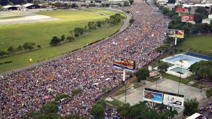 Protest URIAȘ în Venezuela împotriva lui Maduro