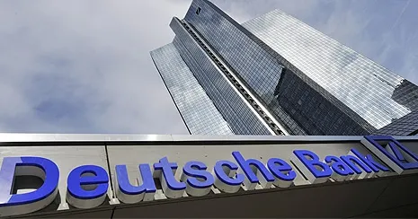 Probleme grave pentru cea mai mare bancă din Germania. Reacția lui Merkel