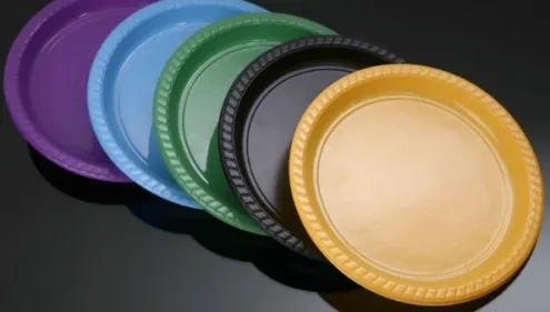 Franţa e prima ţară din lume care interzice obiectele de plastic de unică folosinţă