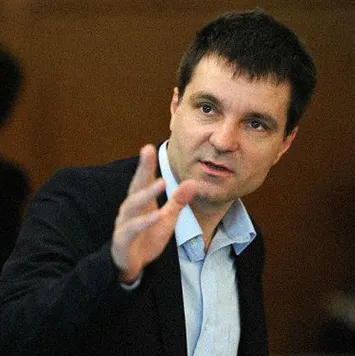 Dacian Cioloş, curtat de Nicuşor Dan