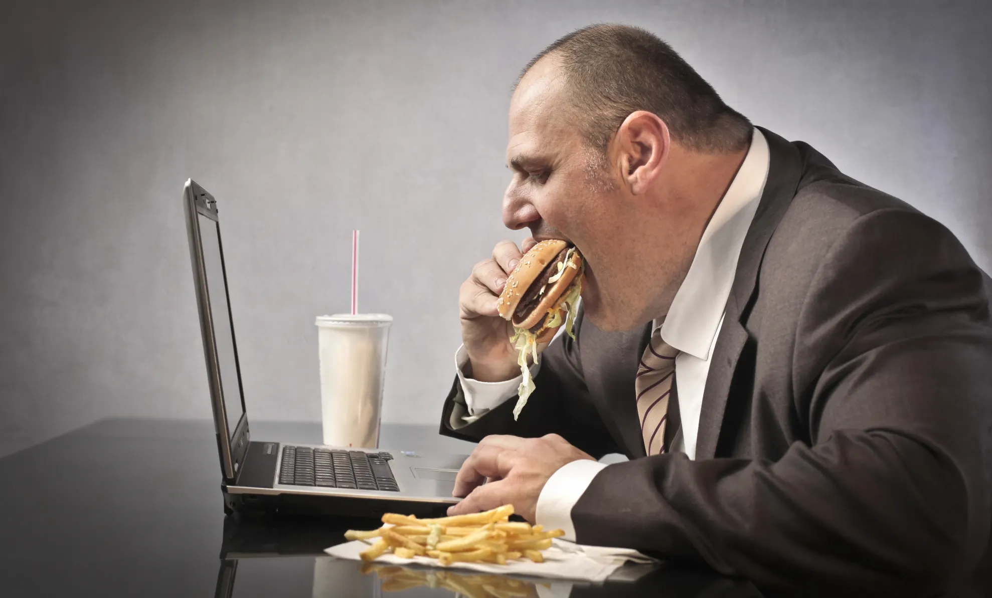 Studiu alarmant. Ce se întâmplă, de fapt, dacă ai câteva kilograme în plus