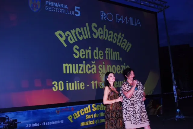 Seri de film, muzică și poezie. Lavinia Șandru l-a lansat pe scenă pe jurnalistul Claudiu Popa
