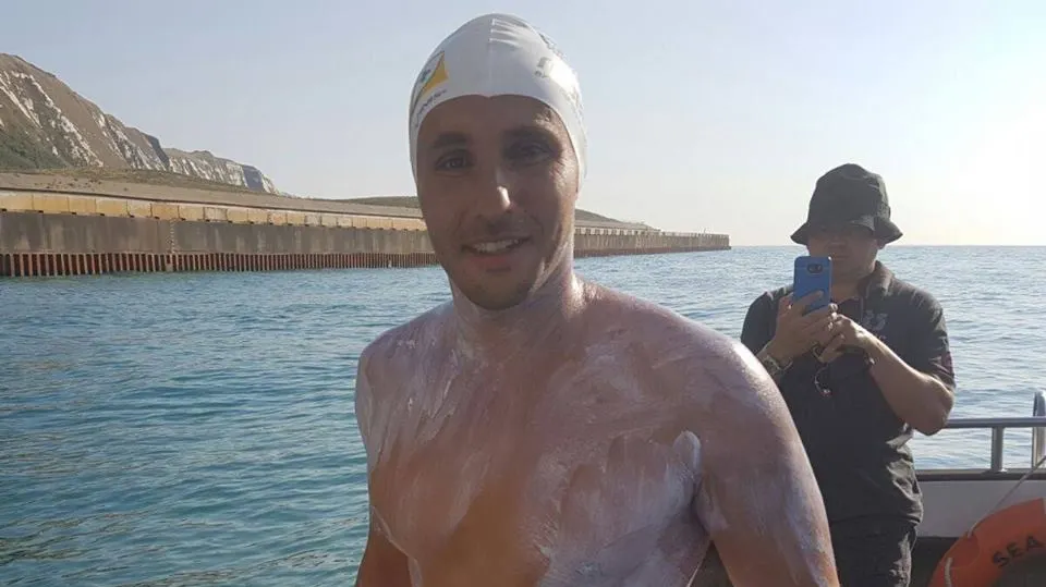 Înotătorul român Paul Georgescu a traversat Canalul Mânecii