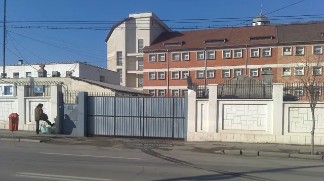 Angajații din penitenciare protestează pentru condiţii mai bune